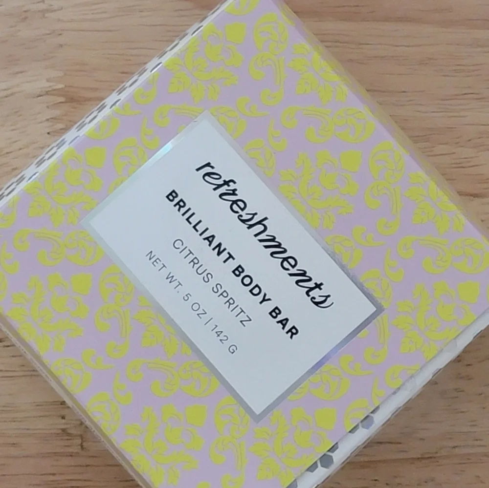 4/25 bundle item. REFRESHMENTS Body Bar in Citrus Spritz
